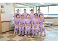 세심하게 치료해주는 치료사선생님들